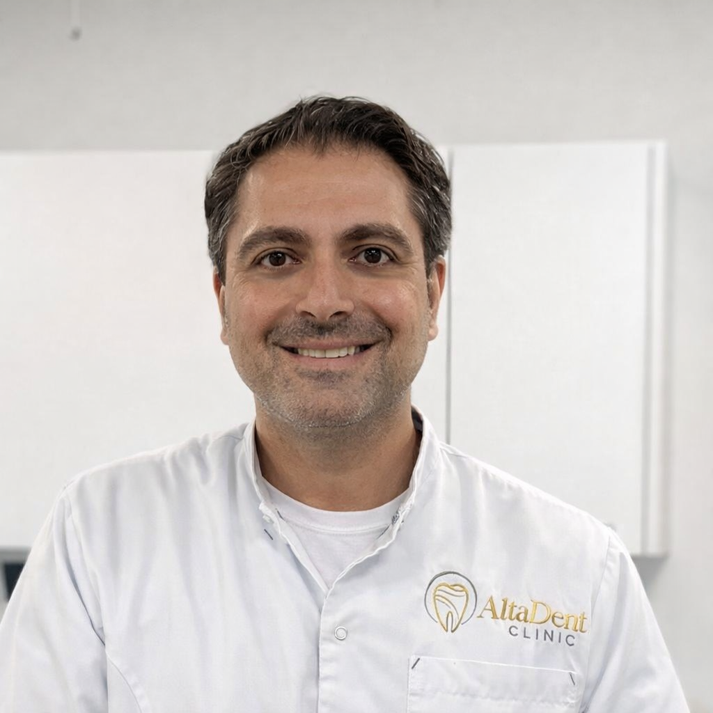 Damon Babol - Tandarts bij AltaDent Clinic